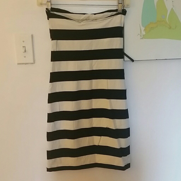 H&M black and white strapless bodycon dress - Picture 2 of 3